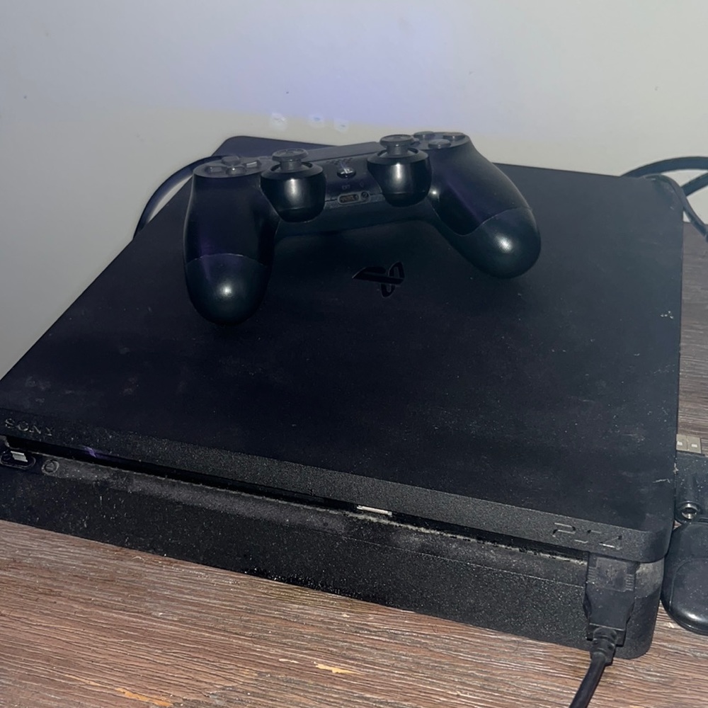 PS4 500GB (no box)